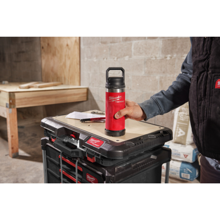 MILWAUKEE Packout™ láhev 710 ml s víčkem - červená 4932493465