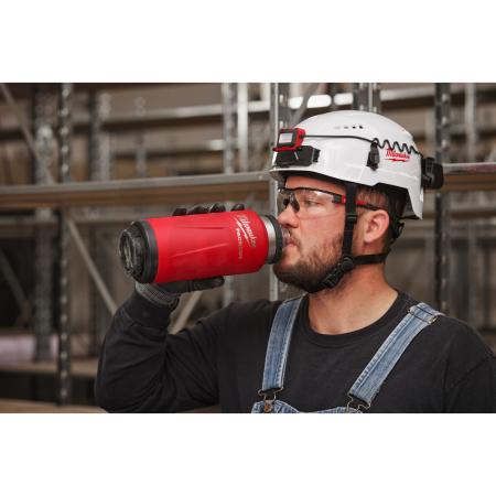 MILWAUKEE Packout™ láhev 1065 ml s víčkem - červená 4932493467
