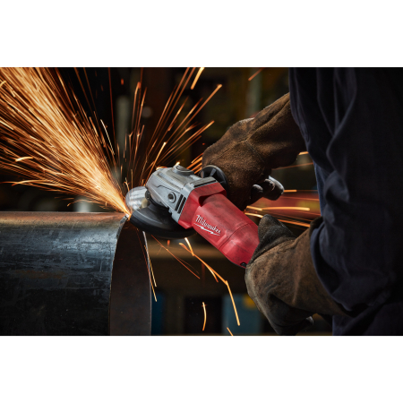 MILWAUKEE 1250 W úhlová bruska s AVS kolébkovým spínačem 4933451578