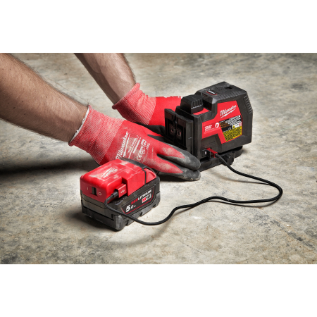 MILWAUKEE L4 CLLP-301C - Akumulátorový kombinovaný liniovo-bodový laser USB 4933478099