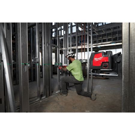 MILWAUKEE L4 CLLP-301C - Akumulátorový kombinovaný liniovo-bodový laser USB 4933478099