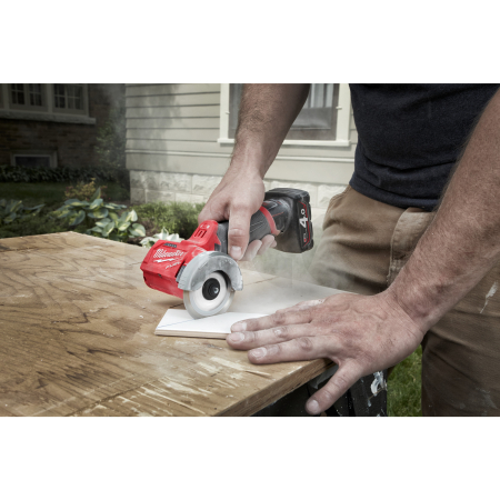 MILWAUKEE M12 FUEL™ kompaktní univerzální okružní pila 4933464619