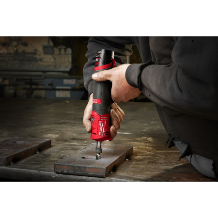 MILWAUKEE M12 FUEL™ přímá vřetenová bruska 4933471436