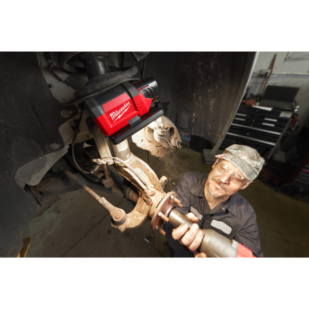 MILWAUKEE M12 Otočná svítilna 4933478226