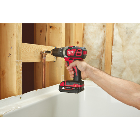 MILWAUKEE M18™ kompaktní vrtací šroubovák 4933443555
