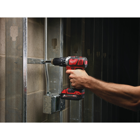 MILWAUKEE M18™ kompaktní příklepová vrtačka 4933443515