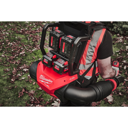 MILWAUKEE M18 F2BPB-124 FUEL Zádový fukar na 4 akumulátory 4933499231