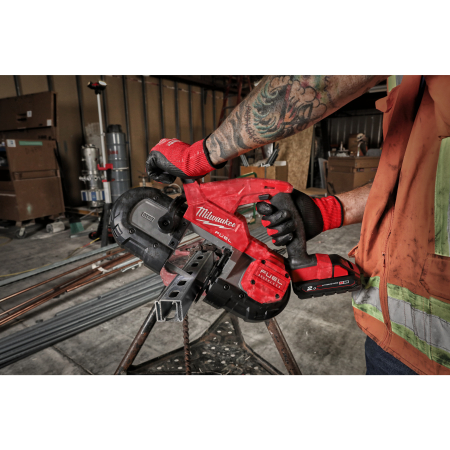 MILWAUKEE M18  FUEL™ kompaktní pásová pila 4933471496