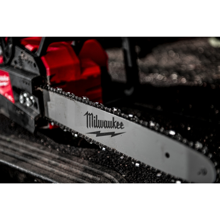 MILWAUKEE M18 FUEL™ řetězová pila s lištou 40 cm 4933464224