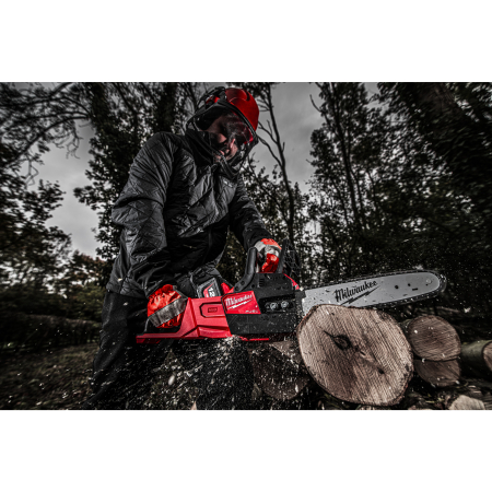 MILWAUKEE M18 FUEL™ Řetězová pila s lištou 30 cm 4933471443