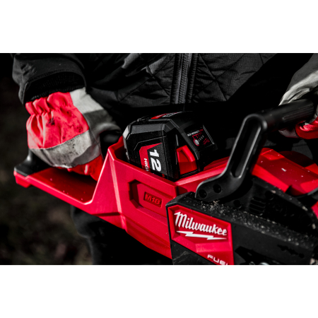 MILWAUKEE M18 FUEL™ Řetězová pila s lištou 30 cm 4933471443