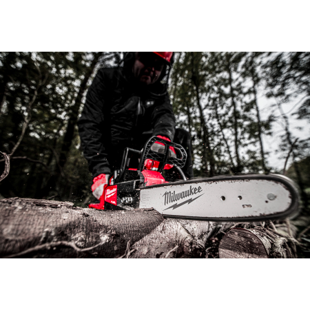 MILWAUKEE M18 FUEL™ Řetězová pila s lištou 30 cm 4933471443