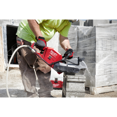 MILWAUKEE M18FCOS230-121 - M18 FUEL™ rozbrušovací pila 4933471697