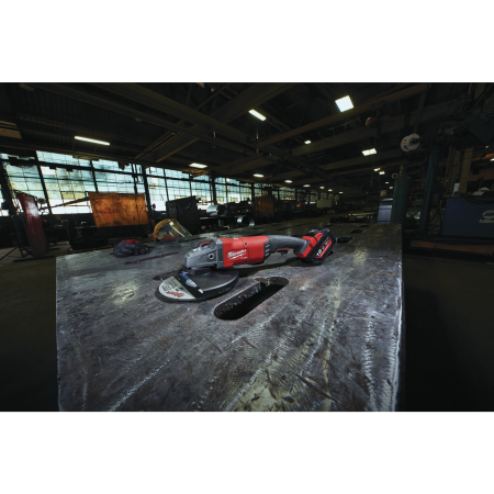 MILWAUKEE M18 FUEL 230 mm velká úhlová bruska s kolébkovým spínačem 4933499241