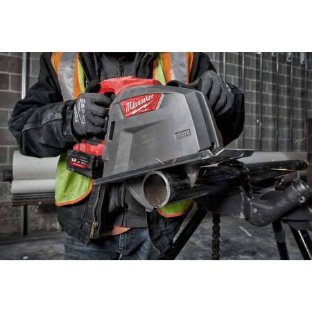 MILWAUKEE M18 FUEL™ 66 mm kotoučová pila na kov 4933472111