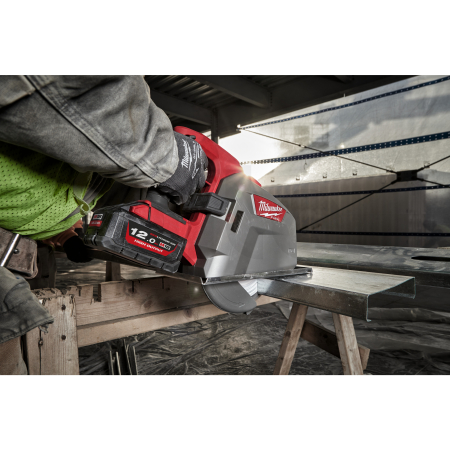 MILWAUKEE M18 FUEL™ 66 mm kotoučová pila na kov 4933472111