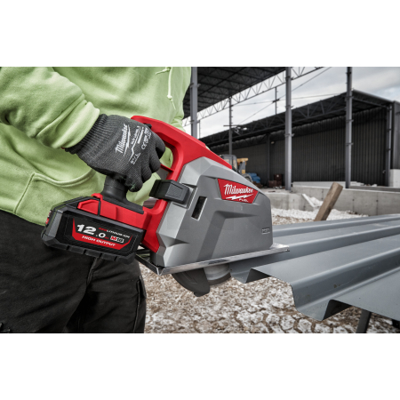 MILWAUKEE M18 FUEL™ 66 mm kotoučová pila na kov 4933472111