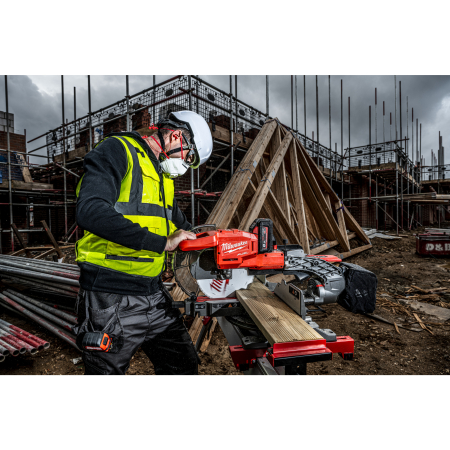 MILWAUKEE M18 FUEL™ 254 mm pokosová pila 4933451729