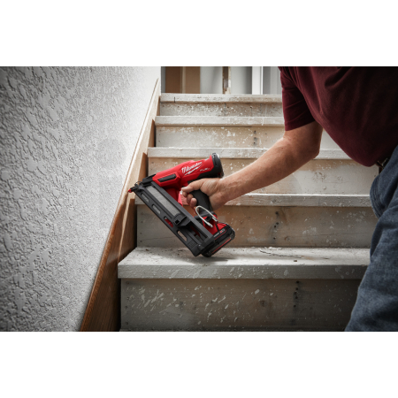 MILWAUKEE M18 FN15GA M18 FUEL™ dokončovací hřebíkovačka 15 GA 4933478091