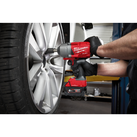 MILWAUKEE M18 FUEL™ ONE-KEY™ ½″ rázový utahovák s pojistným kroužkem a prodlouženým vřetenem 4933478405