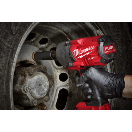 MILWAUKEE M18 FUEL™ ONE-KEY™ ½″ rázový utahovák s pojistným kroužkem a prodlouženým vřetenem 4933478405