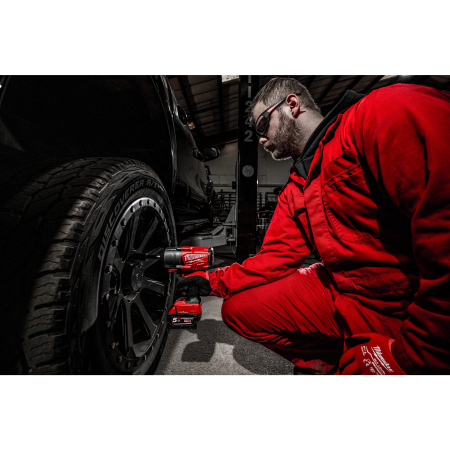MILWAUKEE M18 FUEL™ ONE-KEY™ ½″ rázový utahovák s pojistným kroužkem a prodlouženým vřetenem 4933478405
