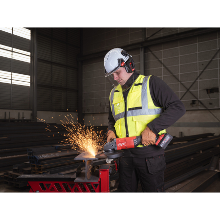 MILWAUKEE M18 ONEFLAG230XPDB-0C FUEL ONE-KEY 230 mm úhlová bruska s kolébkovým spínačem 4933478782