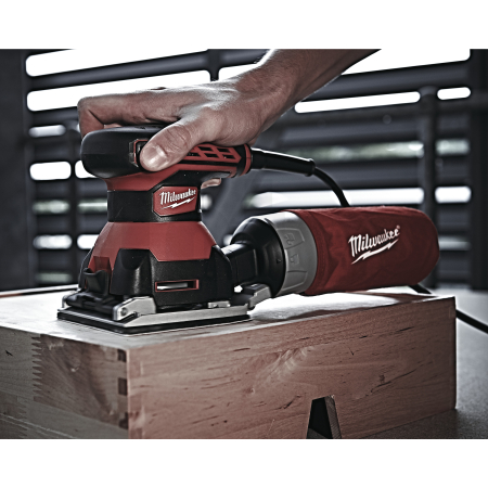 MILWAUKEE SPS140 - 1/4˝ vibrační bruska 4933447015