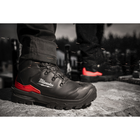 MILWAUKEE Armourtred S3S bezpečnostní obuv černá 1M110111W ESD HRO SC FO LG SR, velikost 39/6 4932493763
