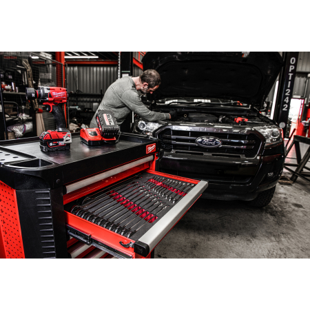 MILWAUKEE Dílenský vozík TOOLGUARD SRC PR EU ocelový na kolečkách 30", 78 cm (7 zásuvek) 4932493817