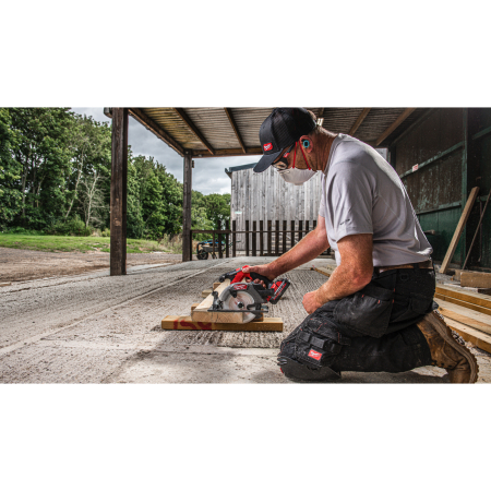 MILWAUKEE M18 FCS552-302X M18 FUEL kompaktní okružní pila 4933493589