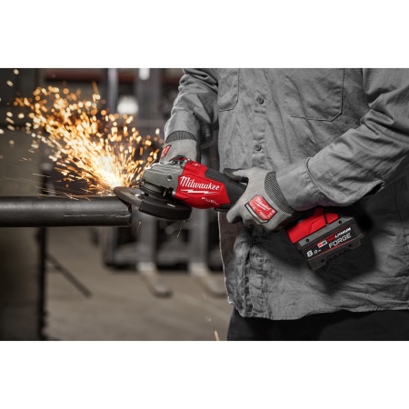 MILWAUKEE M18 FHSAG125XPDB2-802X M18 FUEL vysoce výkonná 125mm bruska s brzdou a kolébovým spínačem 4933493418