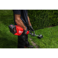 MILWAUKEE M18 FUEL™ set pohonné hlavy a nástavcem strunová sekačka 4933492663