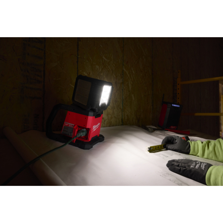 MILWAUKEE M18 MDTL-0 Vícesměrové pracovní světlo 4933498149