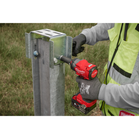 MILWAUKEE M18 ONEFIW2FC12-0X 1/2 kompaktní rázový utahovák s kontrolovaným točivým momentem 4933493412