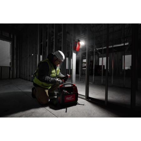 MILWAUKEE M18 PAL2-0 Otočné plošné světlo 4933493547