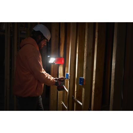 MILWAUKEE M18 PAL2-0 Otočné plošné světlo 4933493547