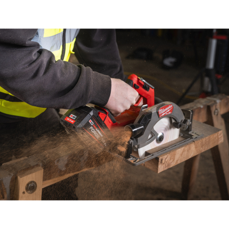 MILWAUKEE M18 FCS66GR3-121C FUEL kotoučová pila kompatibilní s vodicí lištou 4933493492