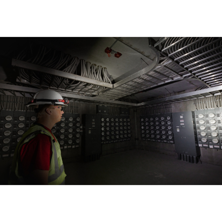 MILWAUKEE L4 HL2-301 USB dobíjecí čelovka 600 lumenů 4933479963