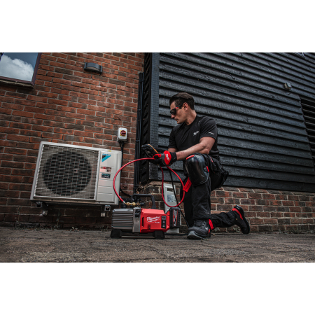 MILWAUKEE M18 FVP5-0 vakuové čerpadlo 4933498379