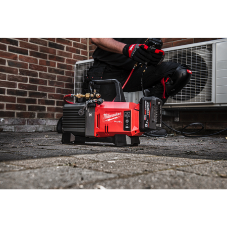 MILWAUKEE M18 FVP5-0 vakuové čerpadlo 4933498379