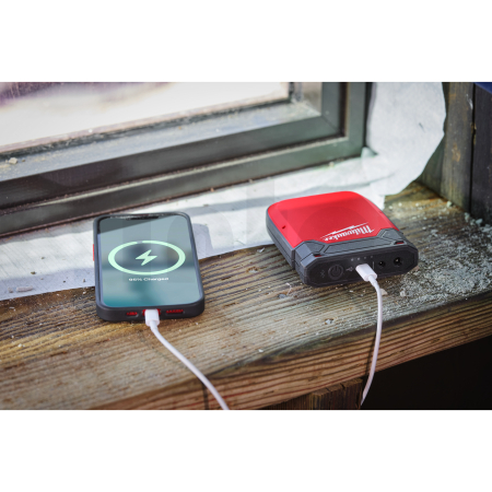 MILWAUKEE Plochý akumulátor pro vyhřívané oblečení 4932492907