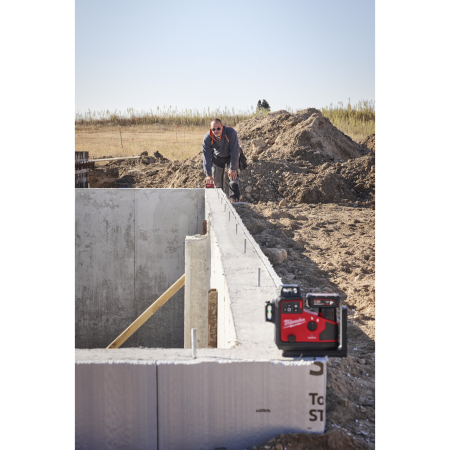 MILWAUKEE M12™ zelený laser s automatickým zarovnáním 360° ve 3 rovinách 4933499001