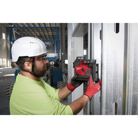 MILWAUKEE M12™ zelený laser s automatickým zarovnáním 360° ve 3 rovinách 4933499001