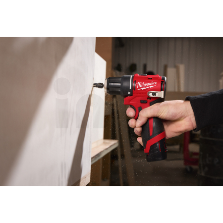 MILWAUKEE M12™ kompaktní bezuhlíková příklepová vrtačka 4933500424