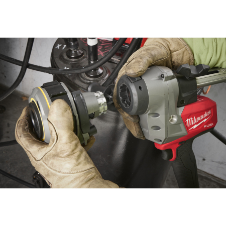 MILWAUKEE M18 FCST-0C FUEL odizolovač kabelů 4933499274