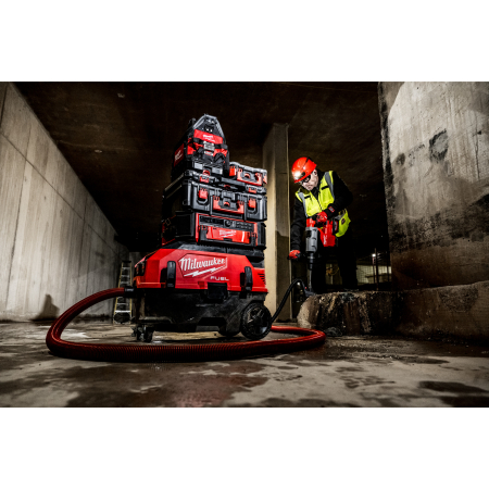 MILWAUKEE M18 FUEL™ odsavač prachu třídy M AC/DC na dva akumulátory a technologií VACLINK™ 4933498142