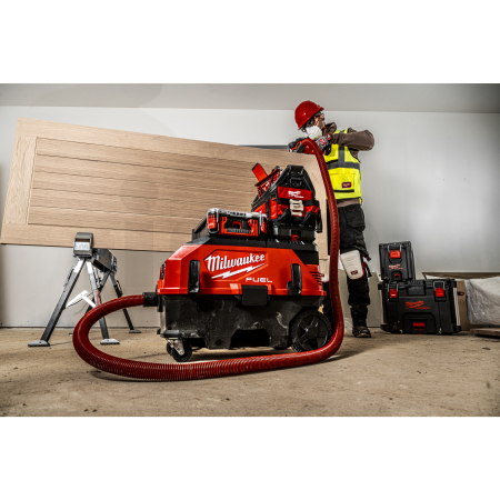 MILWAUKEE M18 FUEL™ odsavač prachu třídy M AC/DC na dva akumulátory a technologií VACLINK™ 4933498142