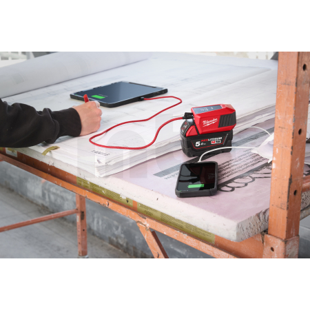 MILWAUKEE M18™ TOP-OFF mini nabíječka 4932499165