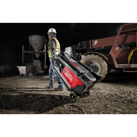 MILWAUKEE MX FUEL™ stožárová svítilna 4933492340